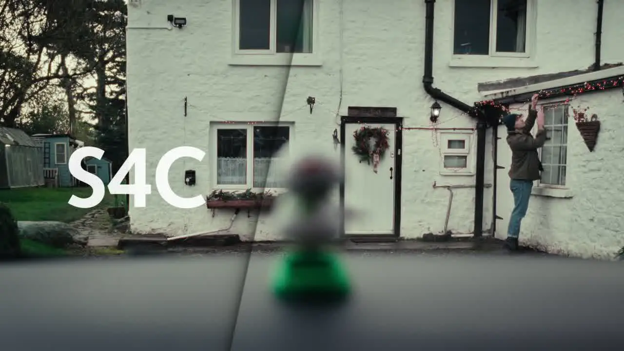 Thumbnail image for S4C (Break - Snowman Figure)  - Christmas 2022